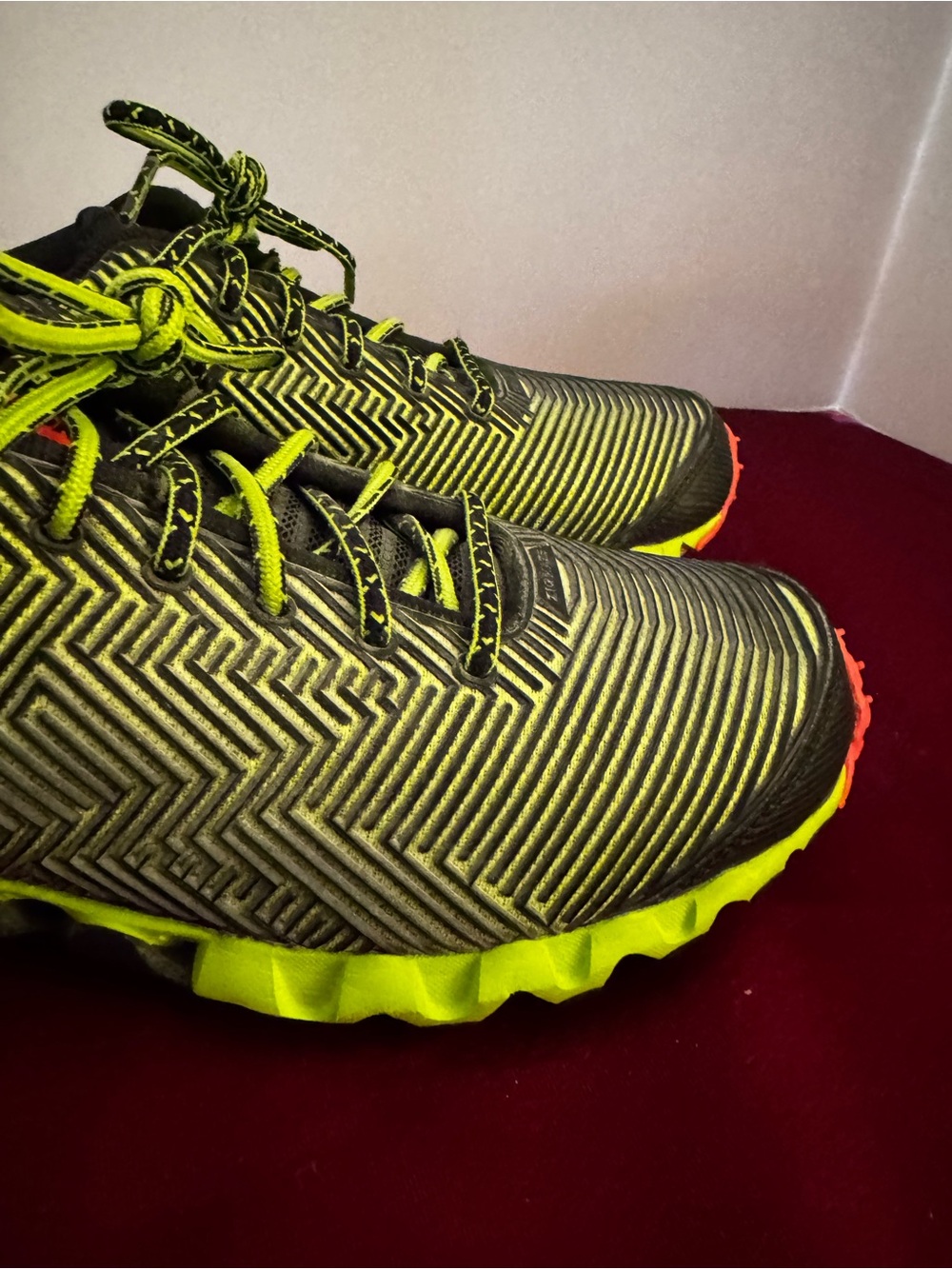 Reebok Zigmaze Lime Running Sneaker Men 9 Athletic Marathon Neon Zigtech EUC - Picture 8 of 16